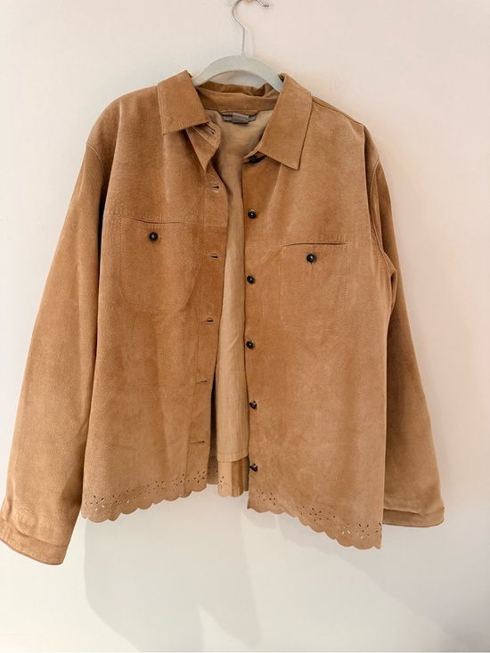 Ivy Jackets & Blazers - Tan Suede Button-Up Shirt Jacket by Ivy size xl